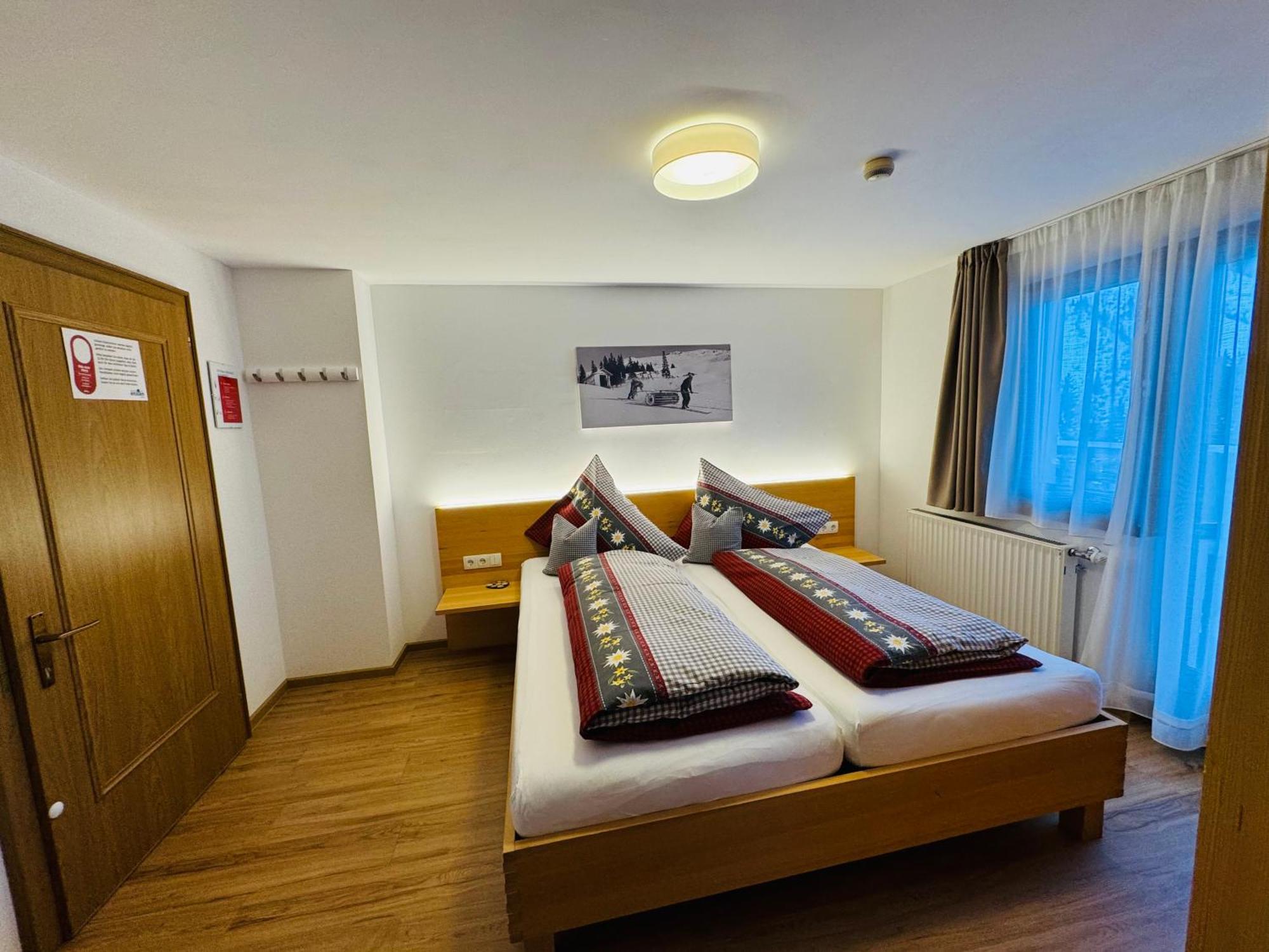 Hotel Garni Enzian 达米尔斯 外观 照片
